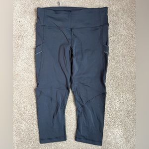 Lululemon Run: Mod Moves Crop Tights/Leggings Black Size 4 with side pockets